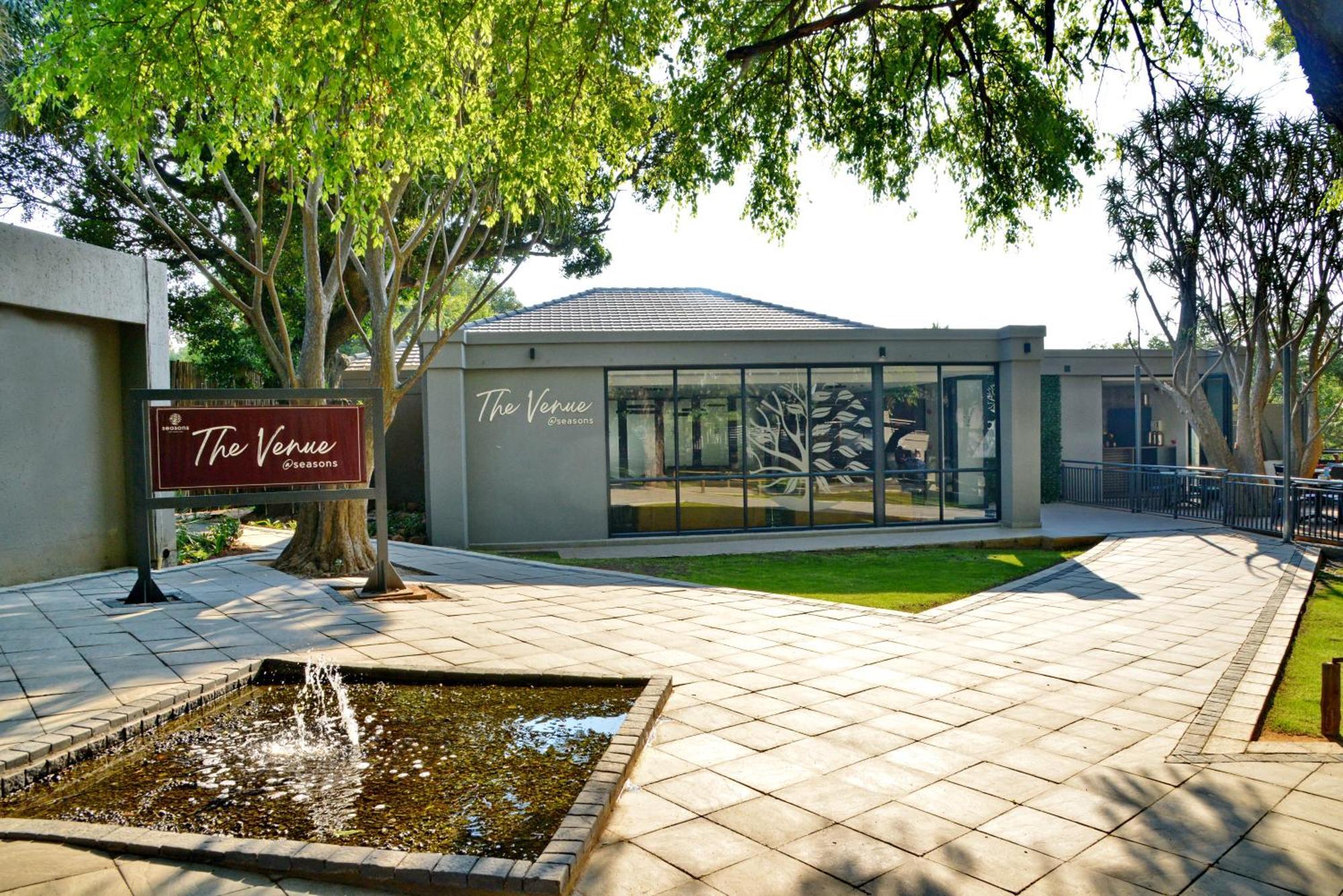 Seasons Golf, Leisure, Spa Хартбееспоорт Екстериор снимка